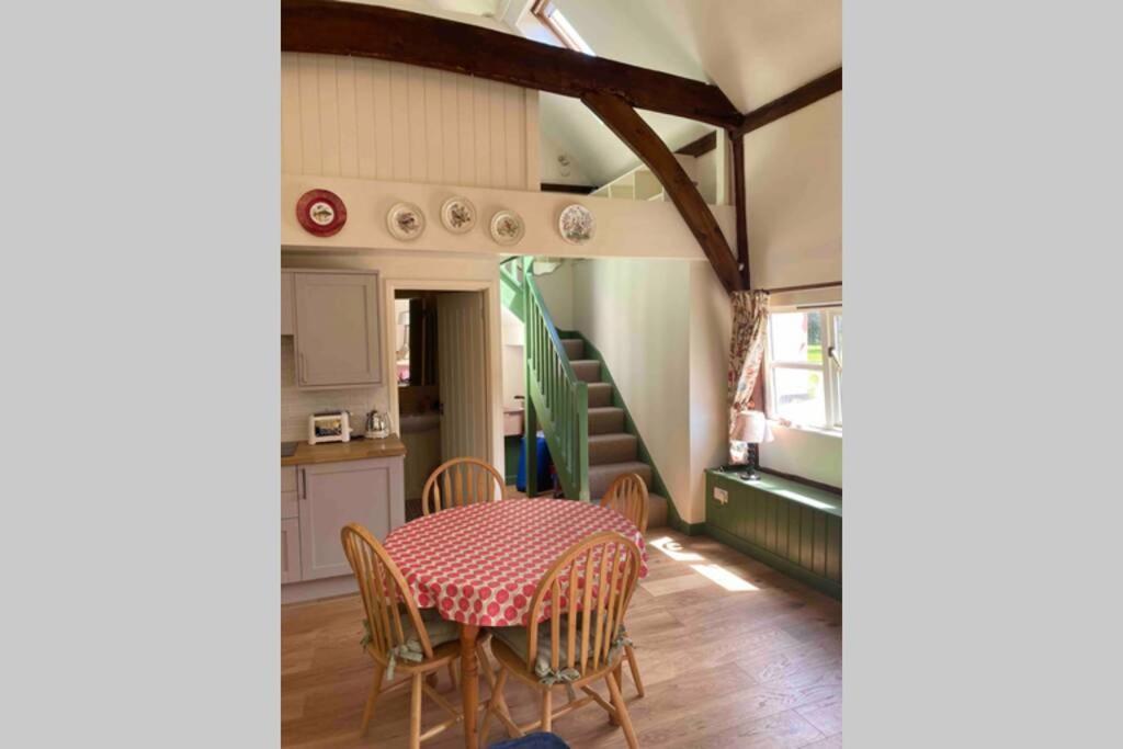Gorgeous Comfortable Barn With Huge Private Orchard In Quiet Suffolk Location Depden 外观 照片